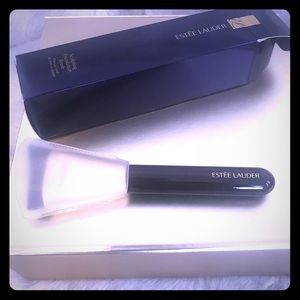 New Estée Lauder Sculpting Foundation Brush